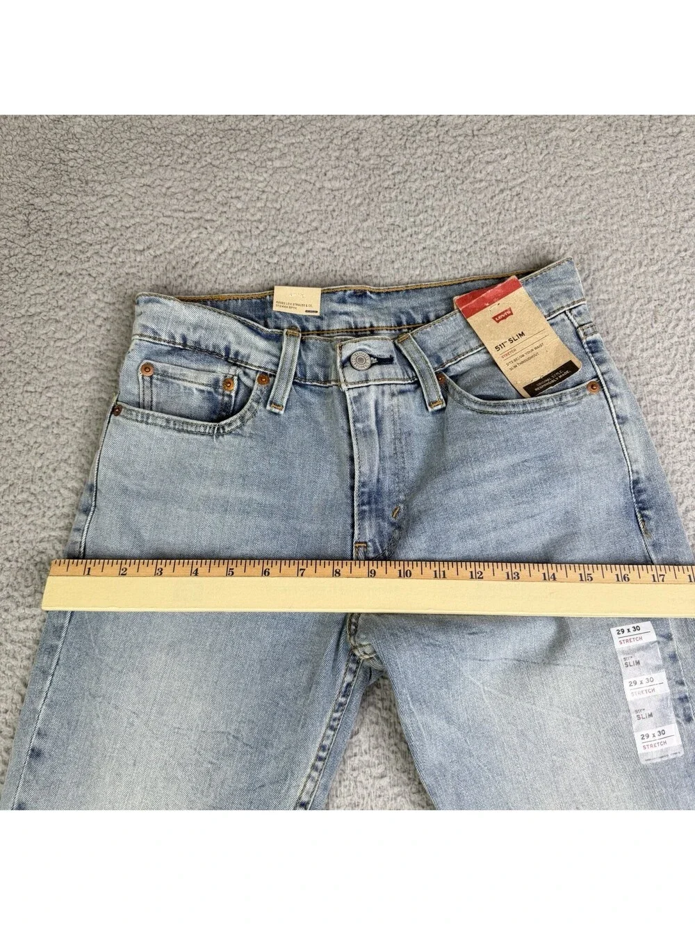 Levis nwt excellent